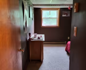 Oak Grove Road bedroom