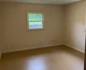 Oak Grove Road bedroom